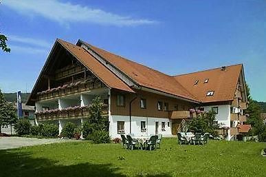 Landgasthof Zum Schwarzen Grat Isny im Allgäu Dış mekan fotoğraf