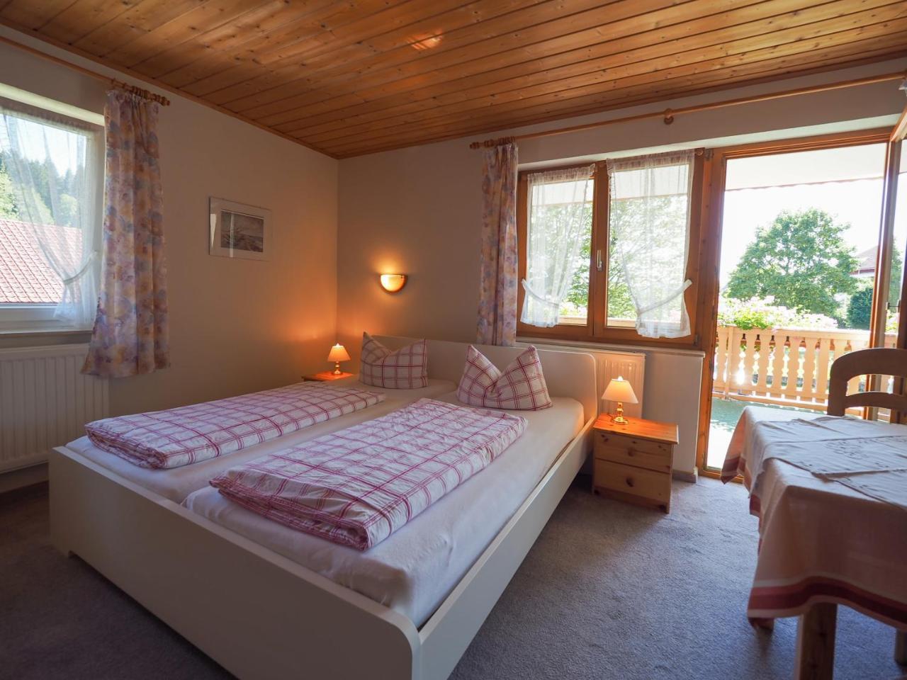Landgasthof Zum Schwarzen Grat Isny im Allgäu Dış mekan fotoğraf