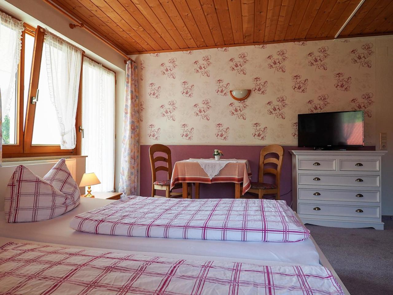 Landgasthof Zum Schwarzen Grat Isny im Allgäu Dış mekan fotoğraf