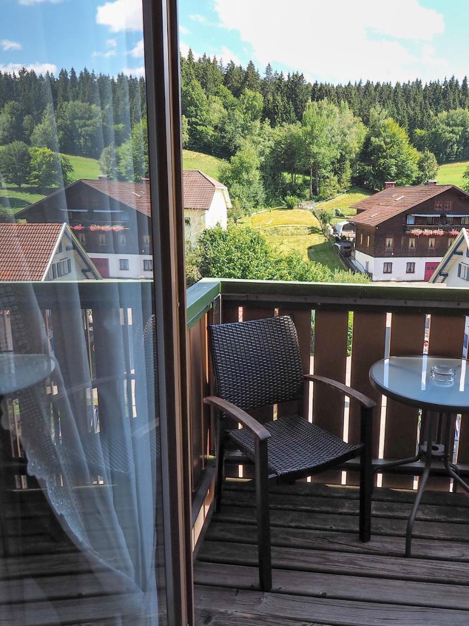 Landgasthof Zum Schwarzen Grat Isny im Allgäu Dış mekan fotoğraf